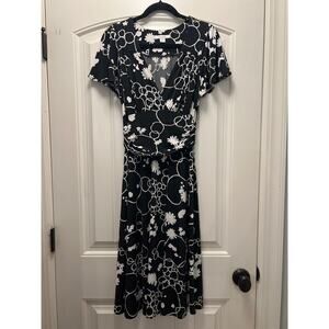 Dressbarn Women’s Floral V-Neck Pleated Midi‎ Dress Size 10 Black White